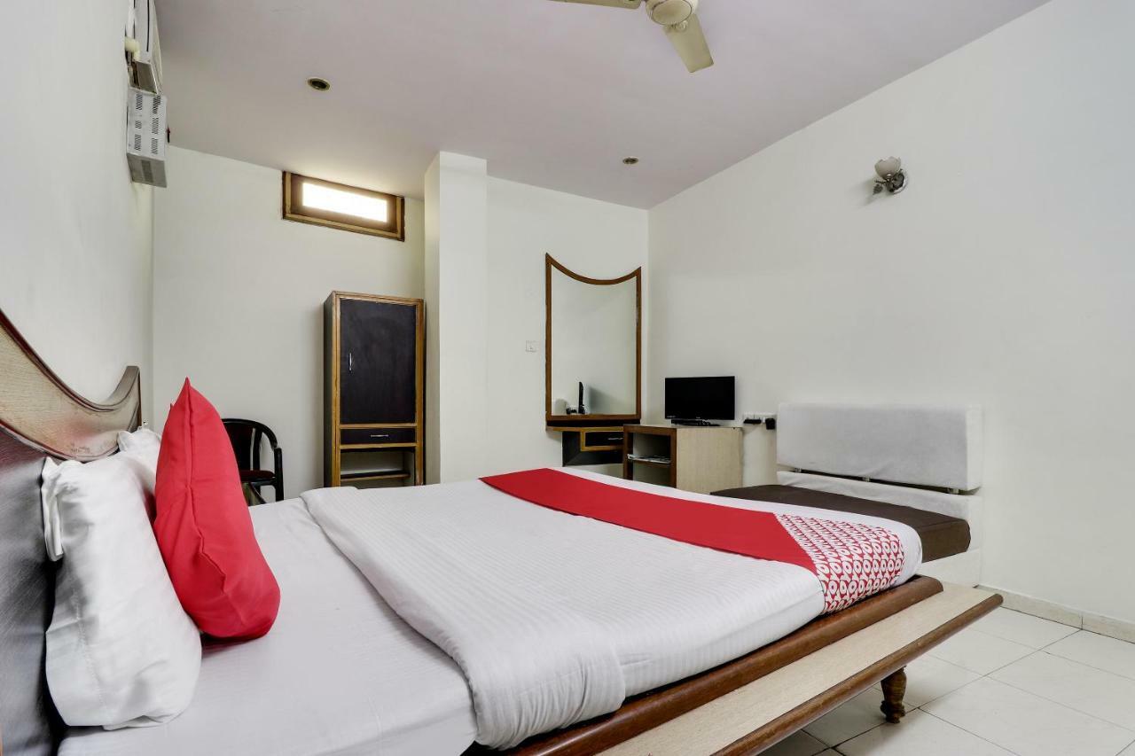 Etāwah Oyo 45398 Kunal Hotel מראה חיצוני תמונה