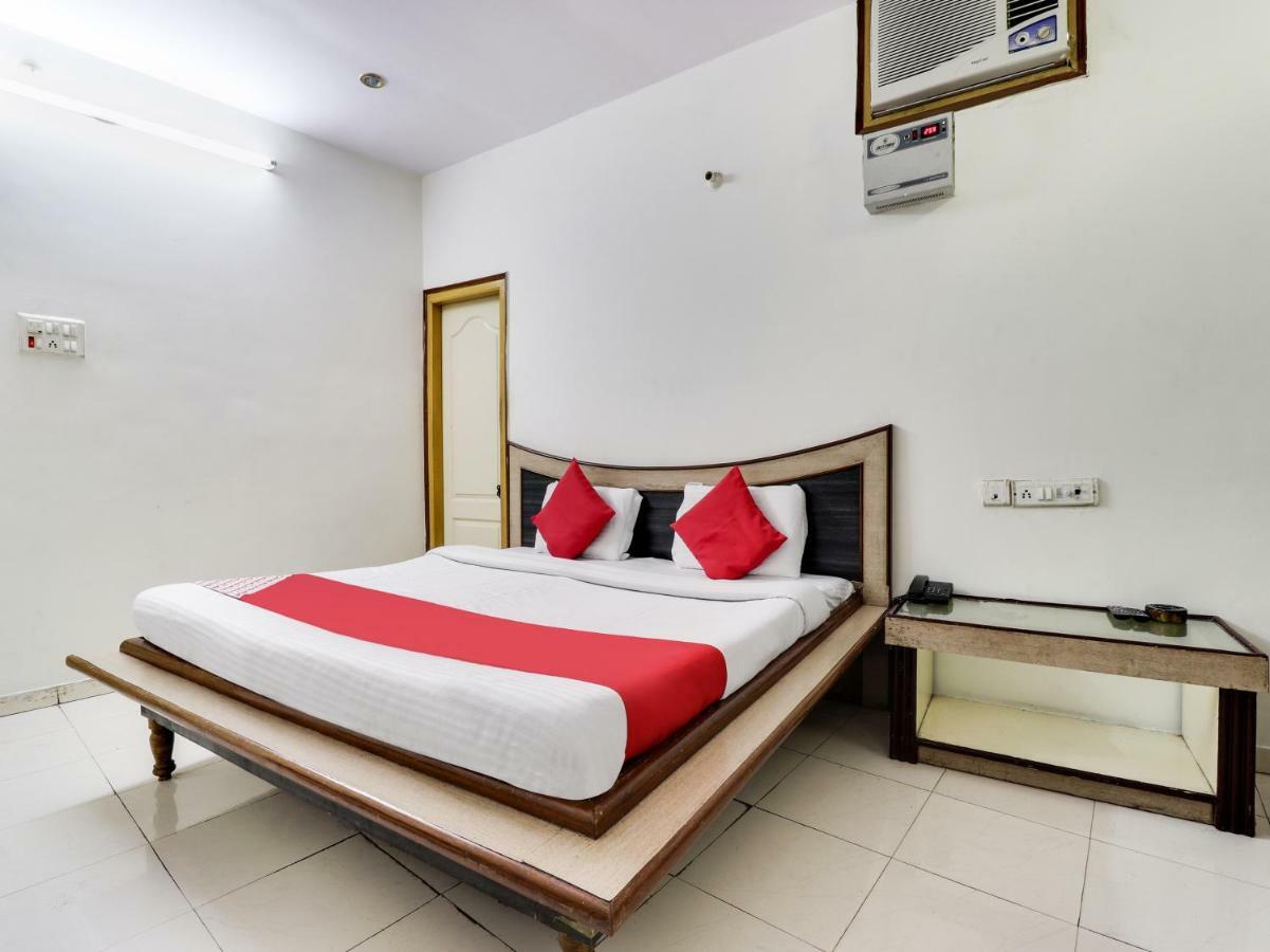 Etāwah Oyo 45398 Kunal Hotel מראה חיצוני תמונה